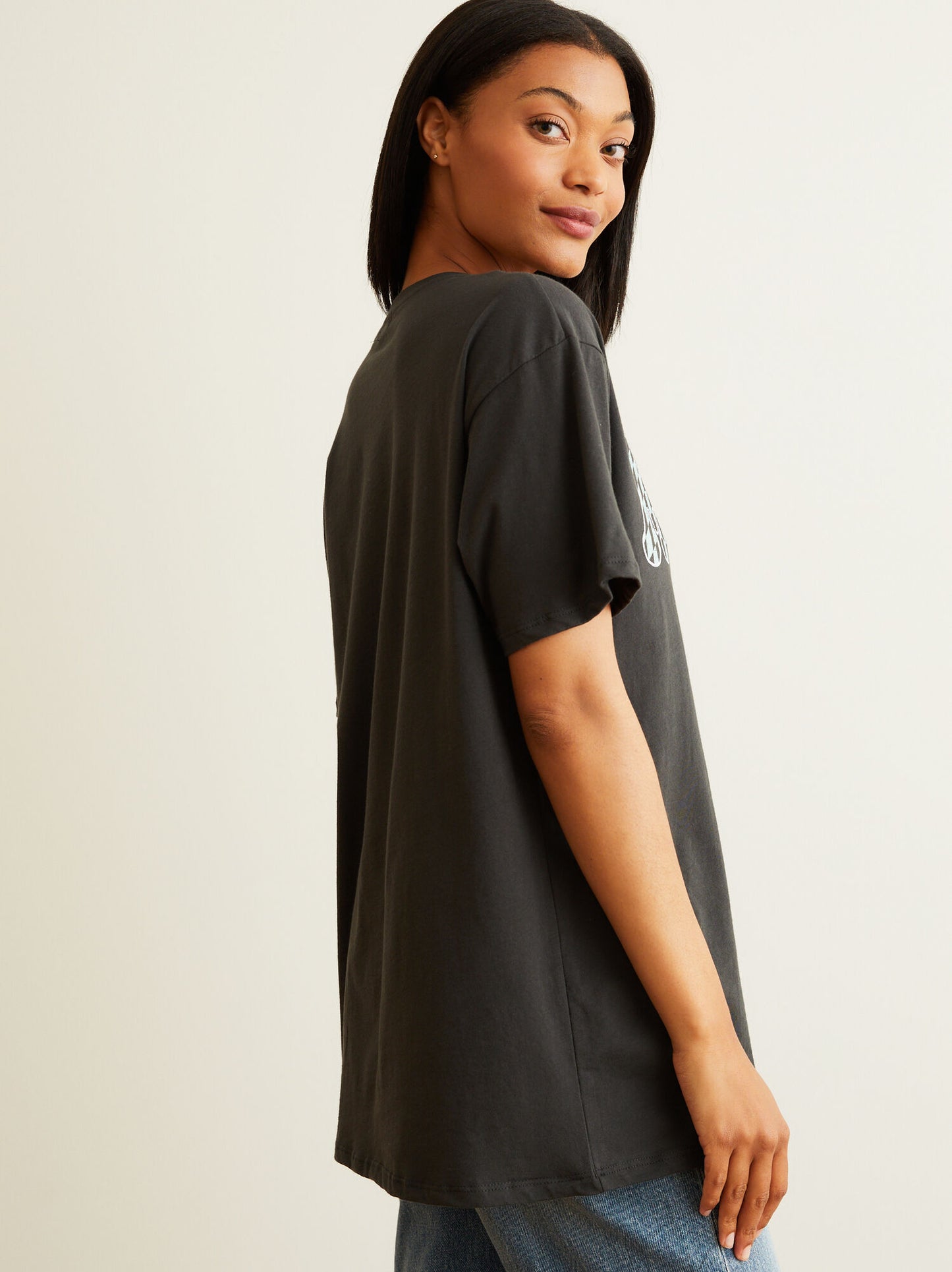  Mama Groovy Graphic Tee